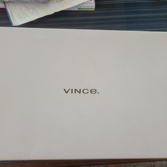 VINCE PERRIGAN LEATHER TOE LOOP FLAT SANDALS NIB 9 $225 - Picture 2 of 4